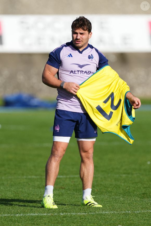 Le joueur qui fait son retour sur les terrains ce samedi soir à Toulouse...

Antoine Dupont (France) lors de la séance d'entraînement de l'équipe de France au Centre National de Rugby le 4 novembre 2025 à Marcoussis, France. Photo by Dave Winter/Icon Sport/ABACAPRESS.COM