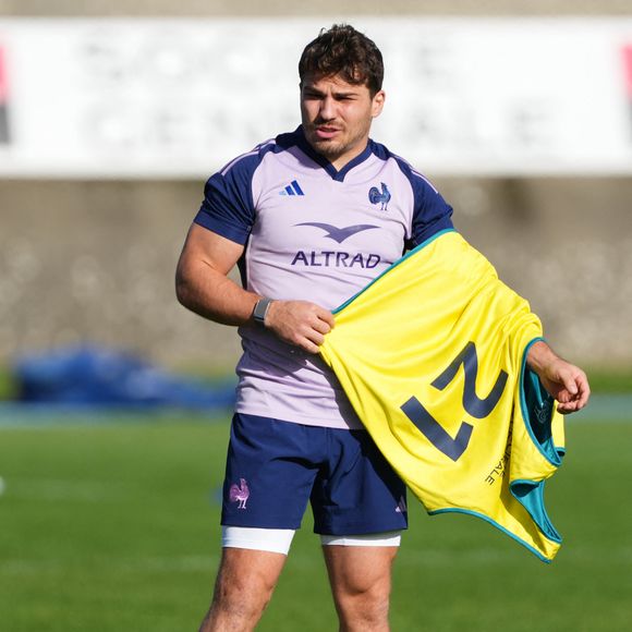 Le joueur qui fait son retour sur les terrains ce samedi soir à Toulouse...

Antoine Dupont (France) lors de la séance d'entraînement de l'équipe de France au Centre National de Rugby le 4 novembre 2025 à Marcoussis, France. Photo by Dave Winter/Icon Sport/ABACAPRESS.COM