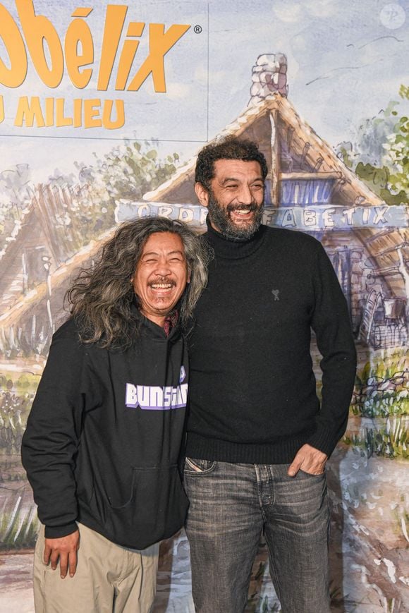 Bun Hay Mean et Ramzy Bedia à l'avant-première du film "Asterix et Obelix: L'Empire du Milieu" au cinéma Pathé La Joliette à Marseille, France, le 28 janvier 2023. © Jean-René Santini/Bestimage