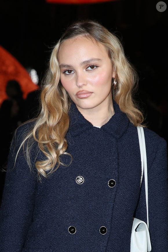 Lily-Rose Depp - Célébrités au Défilé Chanel, Collections Prêt-à-porter Printemps / Eté 2026, dans le cadre de la Fashion Week de Paris. Au Grand Palais à Paris, France, le 06 Octobre 2025. 

© Bertrand Rindoff / Bestimage