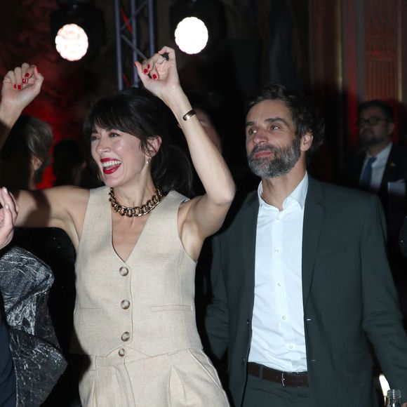 Exclusif - Nolwenn Leroy danse sur le rythme de la musique des Beatles avec son mari Arnaud Clément - Dîner de Gala "Vaincre le cancer" au profit de la lutte contre les cancers dans les salons du Cercle de l’Union Interalliée à Paris le 17 Novembre 2024. © Bertrand Rindoff / Bestimage
