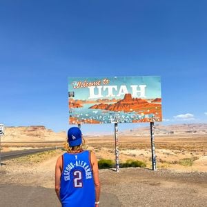 ... s'est rendu dans l'Utah

Paul Mirabel a partagé des photos de ses vacances en Californie avec Laury Thilleman sur Instagram, le 17 août 2026.
