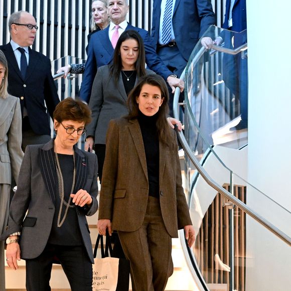 Le prince Albert II de Monaco, la princesse Caroline de Hanovre, Charlotte Casiraghi et Mélanie-Antoinette de Massy inaugurent la médiathèque Caroline à Monaco, le 10 décembre 2025. © Bruno Bebert / Bestimage