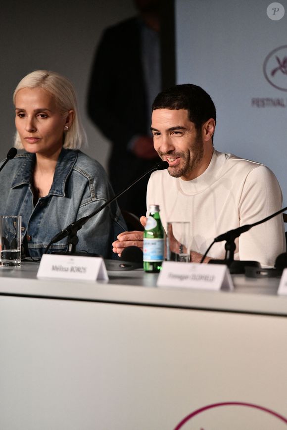 La réalisatrice Julia Ducournau et Tahar Rahim à la conférence de presse du film "Alpha" (Compétition) lors du 78ème Festival International du Film de Cannes, le 20 mai 2025. 
© Valentina Claret / Pool Cannes / Bestimage