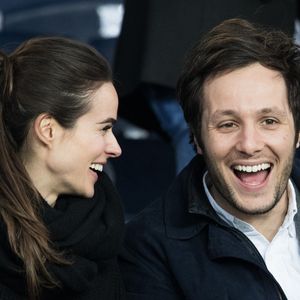 Le chanteur Vianney (Vianney Bureau) et sa compagne Catherine Robert - Célébrités dans les tribunes du parc des princes lors du match de football de ligue 1, le Paris Saint-Germain (PSG) contre En Avant de Guingamp (EAG) à Paris, France, le 29 avril 2018. Paris et Guingamp ont fait match nul 2 - 2. © Cyril Moreau/Bestimage