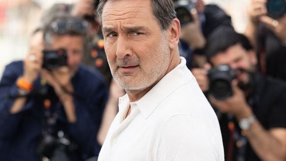 Gilles Lellouche crée l’événement à Cannes avec une montre Audemars Piguet ultra rare, elle sublime son look