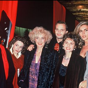 Ils ont tourné ensemble six fois, notamment dans "Talons aiguilles"

Pedro Almodovar et Marisa Paredes lors de la première de Talons Aiguilles en 1992