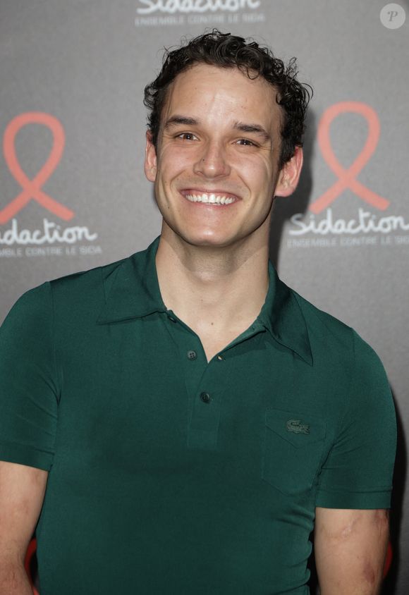 Théo Curin - Photocall de la soirée de lancement du Sidaction 2025 au Lido à Paris le 3 mars 2025. © Coadic Guirec/Bestimage