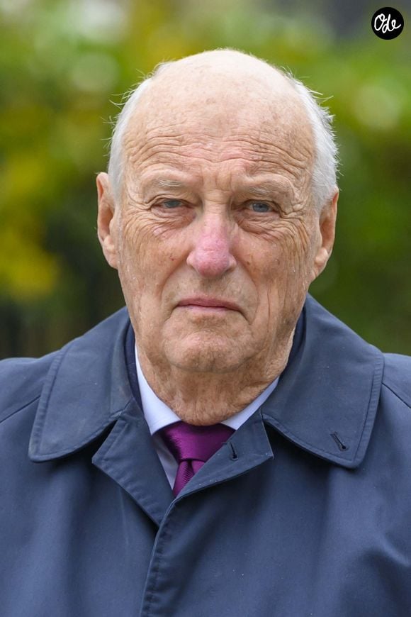 Londres, Royaume-Uni – Le roi Harald V et la reine Sonja de Norvège assistent à une messe à l’église des marins norvégiens (Sjømannskirken – Norwegian Church Abroad), à l’occasion du 80e anniversaire de la fin de la Seconde Guerre mondiale, le 16 novembre 2025.
Zuma Press / Bestimage