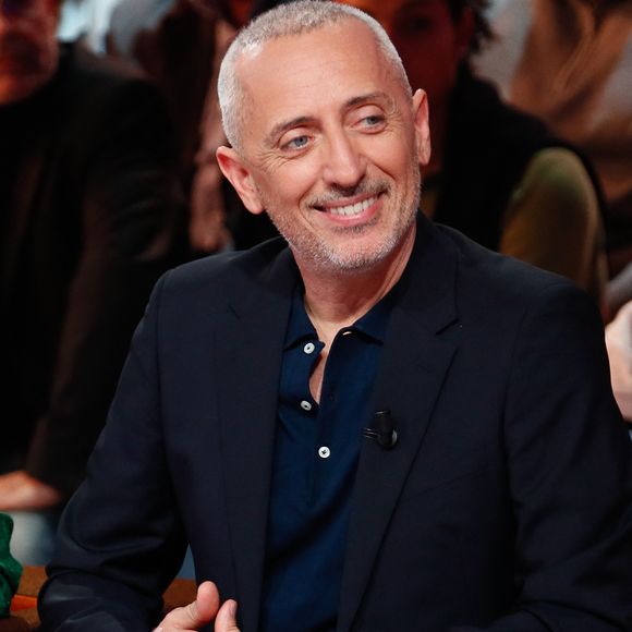 Exclusif - Gad Elmaleh lors de l'enregistrement de l'émission "Famille je vous aime" présentée par M. Drucker et qui sera diffusée le 13 juin 2025 sur France 3, aux Studios rive gauche à Paris, France, le 14 avril 2025. © Clovis-Gaffiot/Bestimage