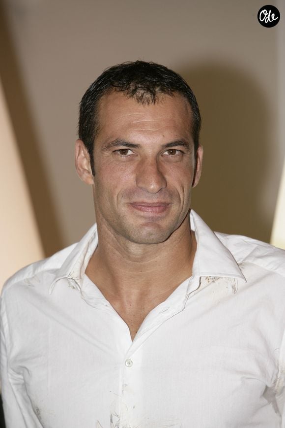 Promesse tenue ! Aujourd'hui en rémission depuis plusieurs mois, Christophe Pinna a repris sa vie à cent à l'heure. 

Christophe Pinna à Paris, le 29 août 2005. © Frédéric Piau/Bestimage