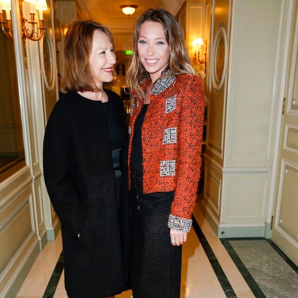 Nathalie Baye et sa fille Laura Smet - Soirée des "Révélations César 2015" à l'hôtel Meurice à Paris le 12 janvier 2015.  OLIVIER BORDE / BESTIMAGE