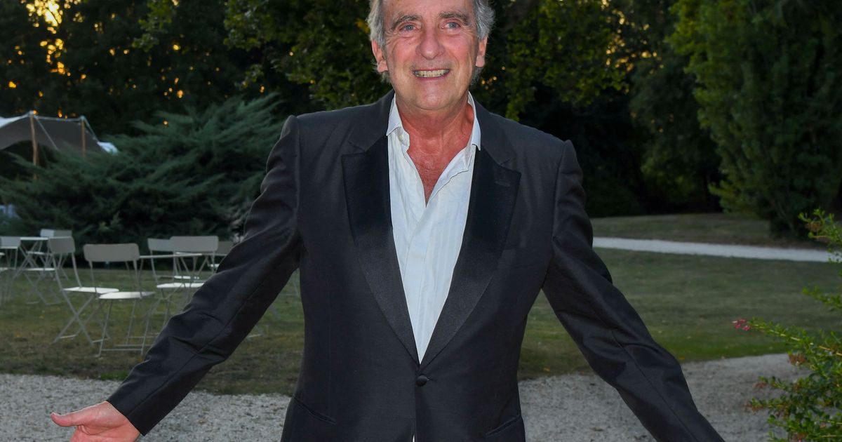 6000m² avec pont-levis : Le château d'Yves Lecoq en Charente, monument  historique, cédé pour un "projet pas raisonnable" - Purepeople