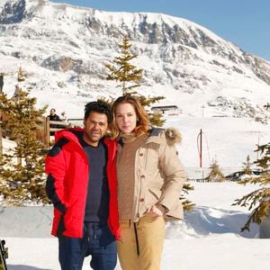 Jamel Debbouze et sa femme Mélissa Theuriau lors du 20ème Festival du film de comédie à l'Alpe d'Huez, France, le 20 janvier 2017. © Christophe Aubert via Bestimage