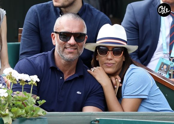 Amel Bent et son mari Patrick Antonelli dans les tribunes lors des Internationaux de France de Tennis de Roland Garros, le 3 juin 2018. © Dominique Jacovides - Cyril Moreau/Bestimage