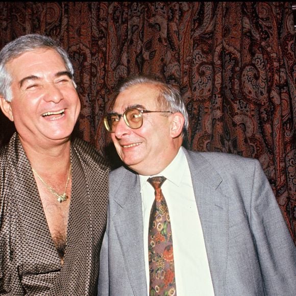 Claude Chabrol faisait également partie des habitués.
Jean-Claude Brialy et Claude Chabrol à l'avant premiere de "La jalousie" à Paris en 1992. ©Bestimage.