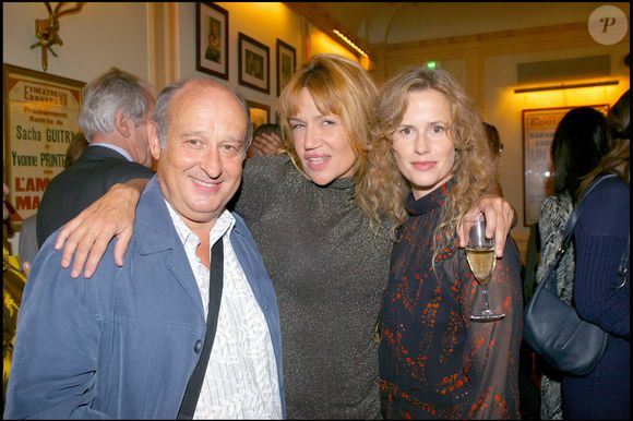 L’actrice s’était confiée sur une ancienne attirance pour Michel Jonasz.

Michel Jonasz, Clémentine Célarié et Florence Darel – Soirée de la générale de la pièce Les Grandes Occasions au Théâtre Édouard VII, à Paris.
RINDOFF-GUIREC / BESTIMAGE