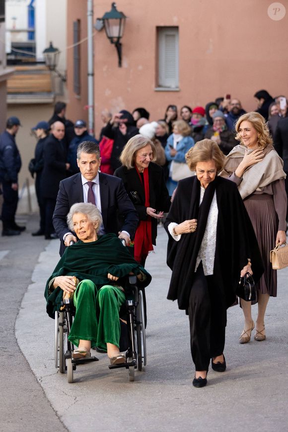 Installée définitivement en Espagne dans les années 1980, elle y a vécu jusqu’à sa mort.

Mariage du prince Nikolaos de Grèce et de Chrysi Vardinogianni en la Sainte Église de Saint-Nicolas Ragavas à Athènes, Grèce, 7 février 2025.  Photo par Dana Press / Bestimage