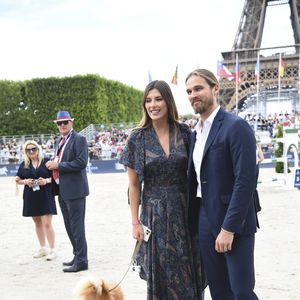 L'ancienne Missa France Camille Cerf (ambassadrice Jumping 2022) et son compagnon Theo Fleury - Prix Saint Laurent Eiffel Challenge CSI5 lors de la 8ème édition du "Longines Paris Eiffel Jumping" au Champ de Mars à Paris le 26 juin 2022. © JB Autissier / Panoramic / Bestimage