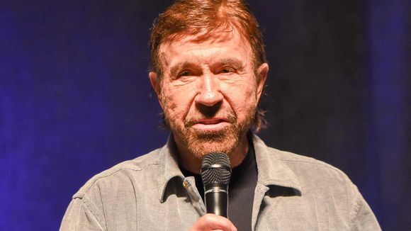 Chuck Norris, 86 ans, pris en charge à Hawaï : qu'est-il arrivé au célèbre acteur américain, connu pour Walker, Texas Ranger ?