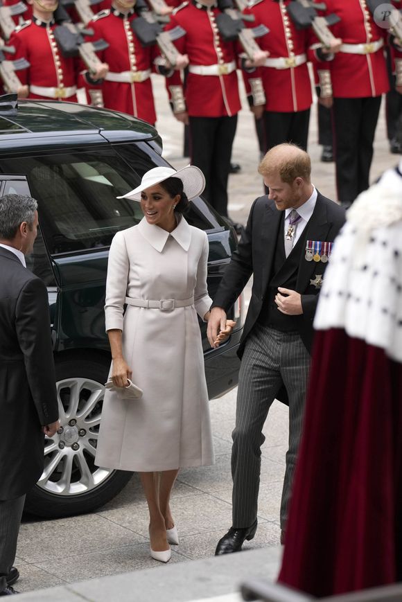 Le prince Harry, duc de Sussex, et Meghan Markle, duchesse de Sussex - Les membres de la famille royale et les invités arrivent à la messe du jubilé, célébrée à la cathédrale Saint-Paul de Londres, Royaume Uni, le 3 juin 2022. © Avalon/Panoramic/Bestimage