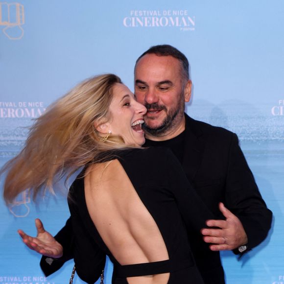 François-Xavier Demaison et sa femme Anaïs Tihay - Tapis rouge lors de la 7ème édition du festival Cinéroman à Nice le 1er Octobre 2025. © Bebert-Jacovides/Bestimage