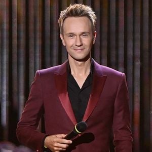 Cyril Féraud et Helena Noguerra lors de la 41e cérémonie des Victoires de la Musique à La Seine Musicale le 13 février 2026 à Boulogne-Billancourt, France. Photo de Franck Castel /ABACAPRESS.COM