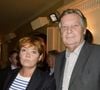 "Le seul petit reproche que je peux lui faire, c’est qu’il reçoit souvent un coup de fil au moment où tout le monde range la table (rires)", a répondu l'ancienne cheffe du service politique de France 2.
Patrice Duhamel et Nathalie Saint-Cricq - Générale de la pièce de théâtre "Le Mensonge" au théâtre Edouard VII à Paris, le 14 septembre 2015.