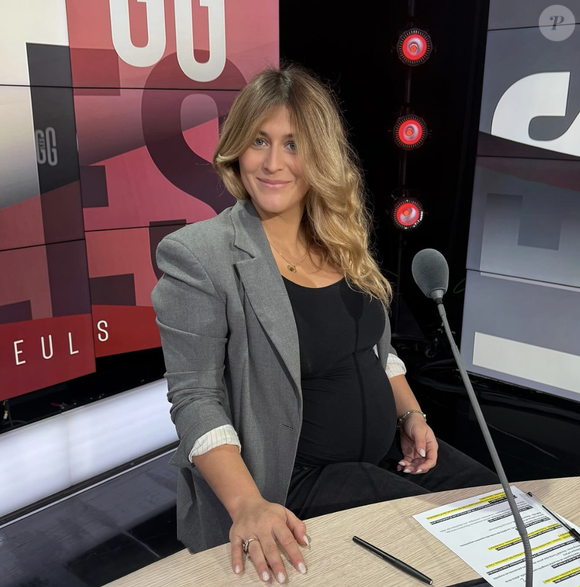 Sa fille Flora Ghebali attend son premier enfant à 31 ans. La chroniqueuse des Grandes Gueules a annoncé la nouvelle sur Instagram.

Flora Ghebali, chroniqueuse des "Grandes Gueules" sur RMC, est enceinte