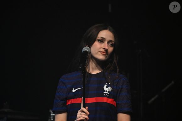 Son arrangement est déposé à la Sacem et légalement protégé, mais la production l'a utilisé sans reconnaissance de sa contribution artistique.

Mathilda - Soirée "FreeGleizes" au Bataclan à Paris le 29 janvier 2026.  En soutien à Christophe Gleizes, journaliste sportif emprisonné en Algérie pour avoir exercé son métier. © Lionel Urman/Bestimage