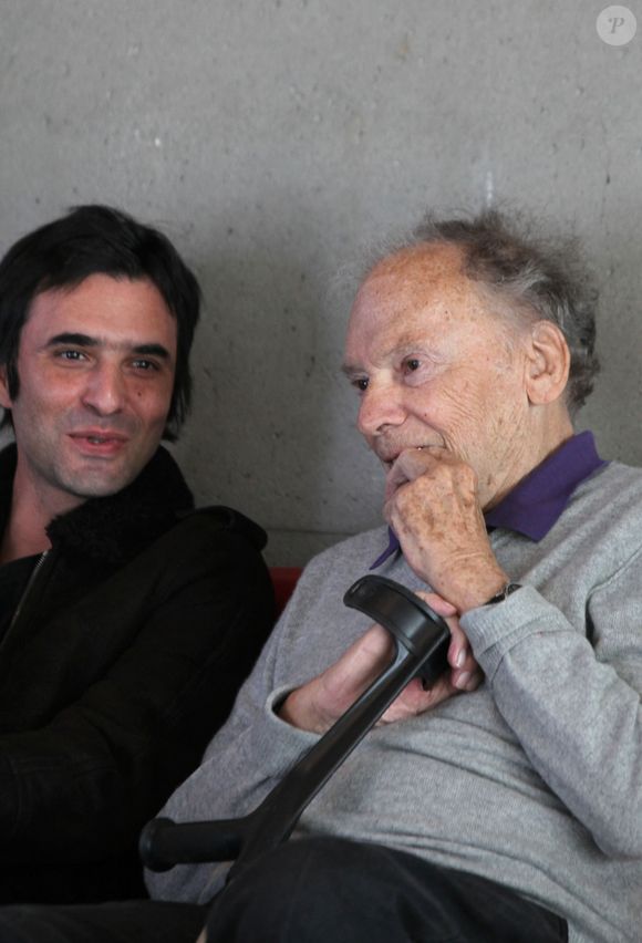 Marie a quitté Samuel Benchetrit, le père de le fils Jules. 

Samuel Benchetrit (G) et Jean-Louis Trintignant assistent à la deuxième édition du Festival du Film de Lyon, à Lyon, France, le 6 octobre 2010. Photos par Vincent Dargent/ABACAPRESS.COM