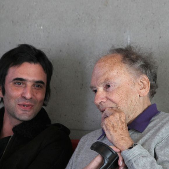 Marie a quitté Samuel Benchetrit, le père de le fils Jules. 

Samuel Benchetrit (G) et Jean-Louis Trintignant assistent à la deuxième édition du Festival du Film de Lyon, à Lyon, France, le 6 octobre 2010. Photos par Vincent Dargent/ABACAPRESS.COM