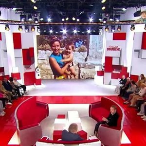 Damien Thévenot sur le plateau de Vivement dimanche le 16 novembre 2025. Capture d'écran/France 3