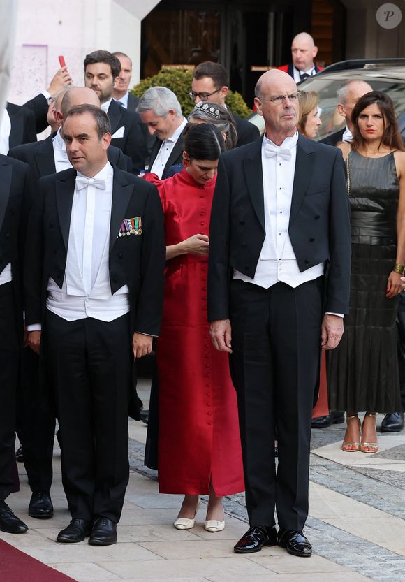 Sébastien Lecornu, Ministre des Armées, Éric Lombard, Ministre de l'Économie, des Finances et de la Souveraineté industrielle et numérique lors d’un banquet d’état à Guildhall, Londres le 9 juillet 2025. Le couple présidentiel français est en voyage officiel au Royaume Uni pour trois jours.

© Dominique Jacovides / Bestimage