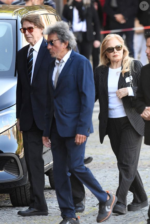 Sylvie Vartan et son mari Tony Scotti, Tony Frank - Obsèques de Nathalie Baye en l'église Saint-Sulpice à Paris le 23 avril 2026. Clement Prioli / Bestimage