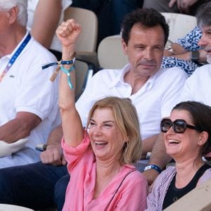 Michelle Laroque et sa fille Oriane assistent au tournoi de Roland Garros 2025 le 30 mai 2025 à Paris, France. Photo by Laurent Zabulon/ABACAPRESS.COM