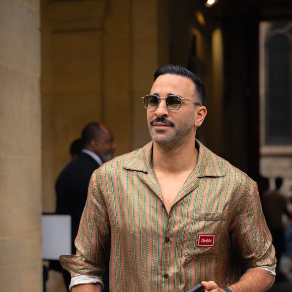 Adil Rami au Front Row du défilé Drôle de Monsieur de la mode homme Printemps/Été 2026 dans le cadre de la Fashion Week de Paris au 1 rue Clotilde, à Paris, France, le 274 juin 2025. Photo par Florian Lavielle/Bestimage