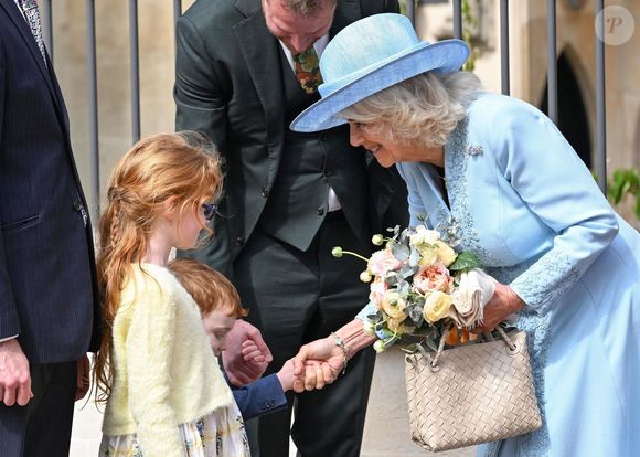 Pour l'occasion, elle portait une pièce ultra luxe de la marque Bottega Veneta 

La Reine Camilla lors de la messe de Pâques à la chapelle St George au château de Windsor le 20 avril 2025



Pictured: Queen Camilla (Camilla Parker Bowles, reine consort d'Angleterre)