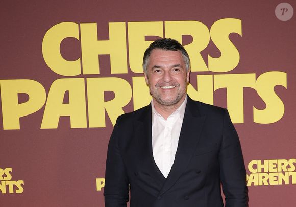 Accompagné de sa femme Claire, le comédien a profité d'une région qu'il connaît déjà très bien.

Arnaud Ducret - Avant-première du film "chers parents" au cinéma UGC Ciné Cité Bercy le 16 février 2026.

© Coadic Guirec / Bestimage
