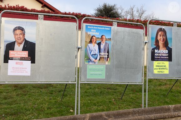 Le candidat Serge Blanco vote en début de matinée à l'école élémentaire Victor Duruy pour 2ème tour des municipales 2026 à Biarritz, France, le 22 mars 2026. © Jean-Marc Lhomer/Bestimage