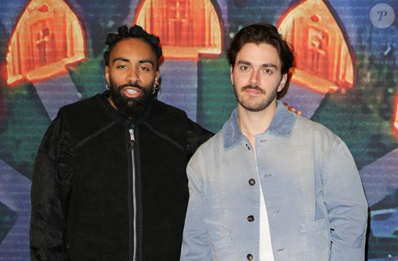 Fary Lopes dit que ce quartier est peuplé de "fous".

Fari y Lopes a.k.a. Fary et Panayotis Pascot - Avant-première de la série "Loups Garous" au Grand Rex à Paris. Le 2 octobre 2024
© Coadic Guirec / Bestimage