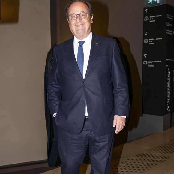 François Hollande - Soirée de débats et d'hommages organisée par le Conseil représentatif des institutions juives de France (CRIF) et le journal satirique français Charlie Hebdo pour se souvenir de l'esprit de la manifestation de 2015 à Paris, qui a suivi trois jours de terreur et un double siège qui a fait 17 victimes, dont les victimes de la première attaque par des hommes armés contre les bureaux de Charlie Hebdo à Paris le 9 janvier 2025 © Pierre Perusseau/Bestimage