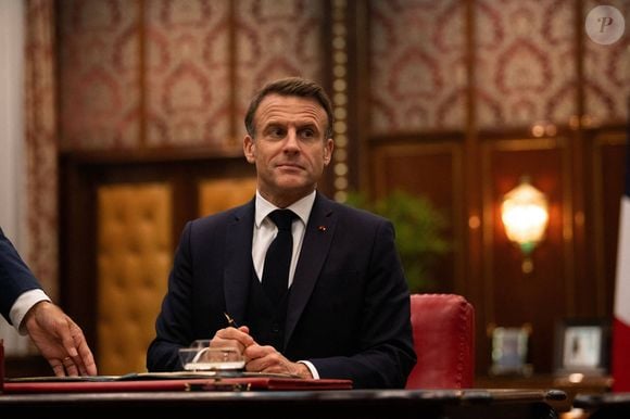 Le président de la République française Emmanuel Macron et le roi Mohammed VI lors de leur entretien au palais royal à Rabat, au premier jour de la visite officielle du chef de l'Etat et de la première dame, B.Macron au Maroc, le 28 octobre 2024. 
© Jeanne Accorsini / Pool / Bestimage