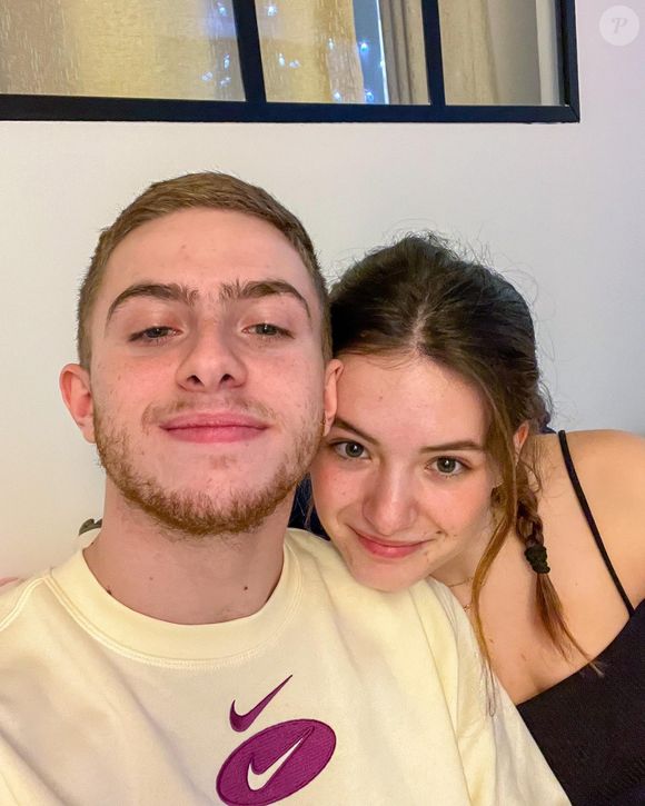 "Astérion, ce chien, il faisait des TikTok sur moi pendant ma séparation avec Elsa. À chaque fois, il disait : "les gars, ne faites pas de harcèlement", et c'était le premier à dire : "Elsa et Michou, franchement, c'est n'importe quoi"

Michou et Elsa Bois ensemble pour la Saint-Valentin @Instagram