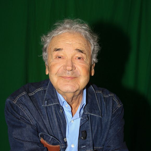 Pierre Perret lors de l'émission "L'instant de Luxe" sur la chaîne Non Stop People à Paris.

Photo : Philippe Baldini / Bestimage