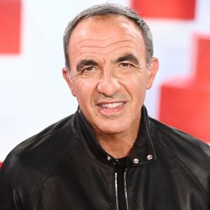 Exclusif - Nikos Aliagas lors de l'enregistrement de l'émission Vivement dimanche au studio Rive gauche, présentée par M.Drucker, diffusée sur France 3 le 21 juin 2026, à Paris, France, le 20 mai 2026. © Guillaume Gaffiot/Bestimage