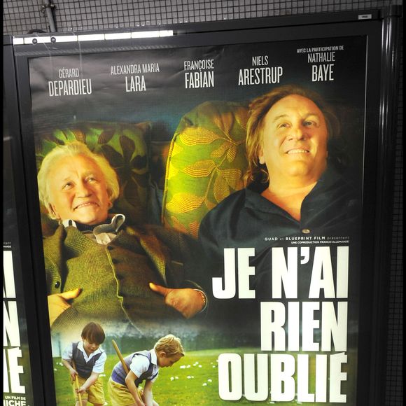 Niels Arestrup, Alexandra Maria Lara, Bruno Chiche, Françoise Fabian, Gérard Depardieu et Nathalie Baye à l'avant-première de "Je n'ai rien oublié" de Bruno Chiche au cinéma Publicis à Paris.

© VEEREN / BESTIMAGE