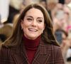 On la voit face à un petit garçon manipuler une marionnette avec un grand sourire, preuve que les deux échangent un vrai moment de qualité

Catherine (Kate) Middleton, princesse de Galles à l'hôpital Royal Marsden, où elle a reçu son traitement contre le cancer, à Londres, Royaume-Uni, le 14 janvier 2025. © Chris Jackson/WPA-Pool/Bestimage