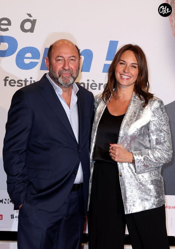 Kad Merad et sa femme Julia Vignali - Photocall de la cérémonie d'ouverture du 17ème Festival Lumière à la Halle Tony Garnier à Lyon, le 11 octobre 2025. © Dominique Jacovides / Bestimage