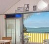 Son panorama spectaculaire, son restaurant prisé et son décor imaginé par Philippe Starck attirent aussi bien les voyageurs en quête de dépaysement que de nombreuses personnalités venues profiter de ce cadre d'exception.

La coorniche, repère nature et luxe des stars : combien faut-il débourser pour y séjourner ? @lacoorniche